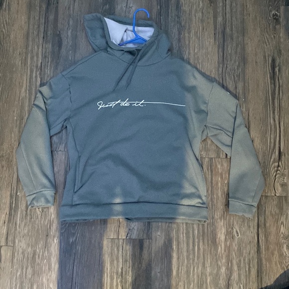 Nike hoodie, never worn!